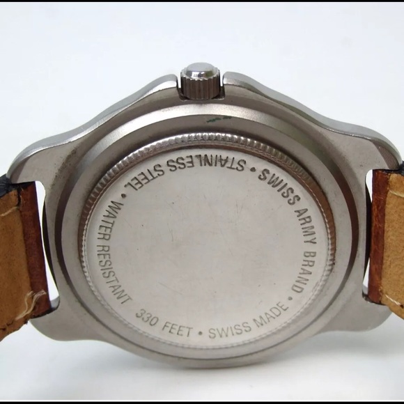 Swiss military quartz watch - Picture 4 of 7